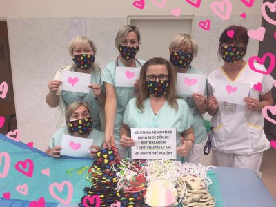 Děkujeme MOC motorkářům VERI EQUITES LE MC - hlavně jejich švadlenkám. Holky z Vojenské nemocnice Brno